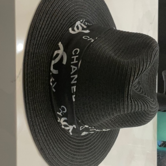 Beach Hat - Picture 4 of 6